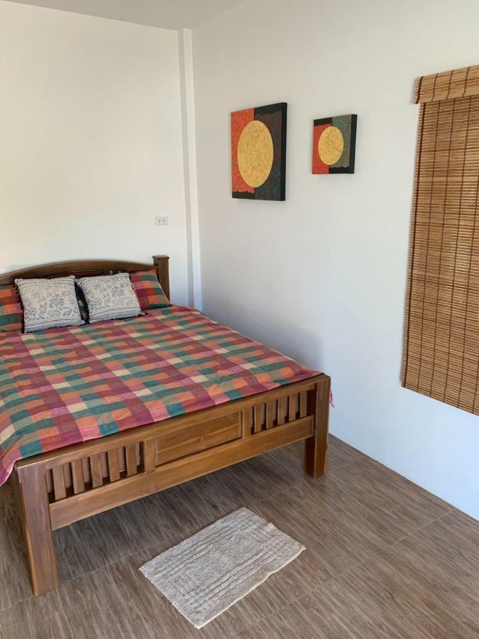 Sunray Guesthouse สุนันท์บ้านพักริมคลอง Uthai Thani Exteriér fotografie