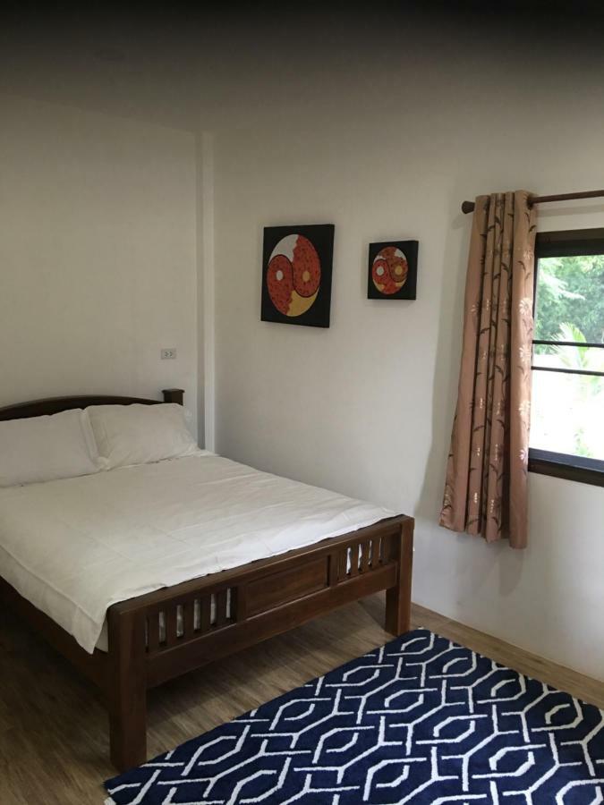 Sunray Guesthouse สุนันท์บ้านพักริมคลอง Uthai Thani Exteriér fotografie